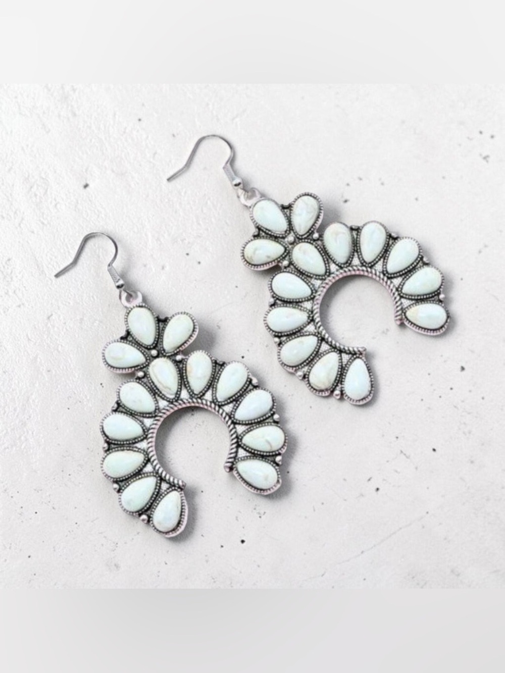 🤍🆕🤍White Navajo Earrings